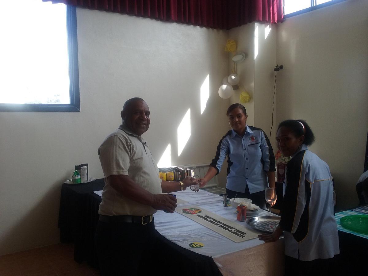 Mcroyal Hotel Mount Hagen 外观 照片